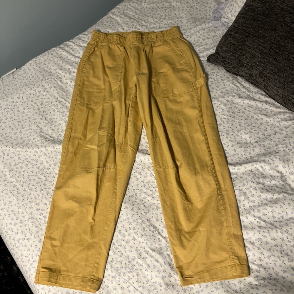 Women’s yellow cargo pants